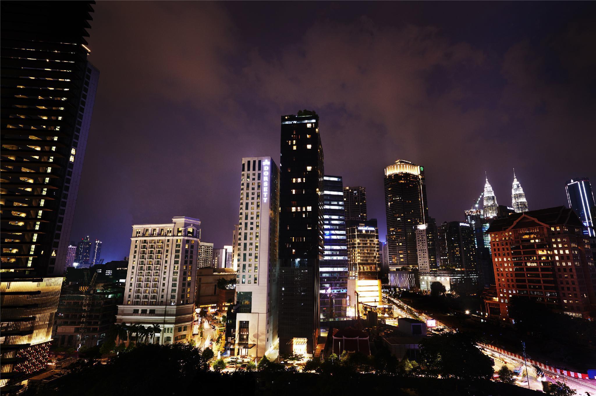 Dorsett Kuala Lumpur Hotel Eksteriør billede Kuala Lumpur skyline at night
