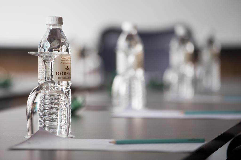 Dorsett Kuala Lumpur Hotel Eksteriør billede Bottled water