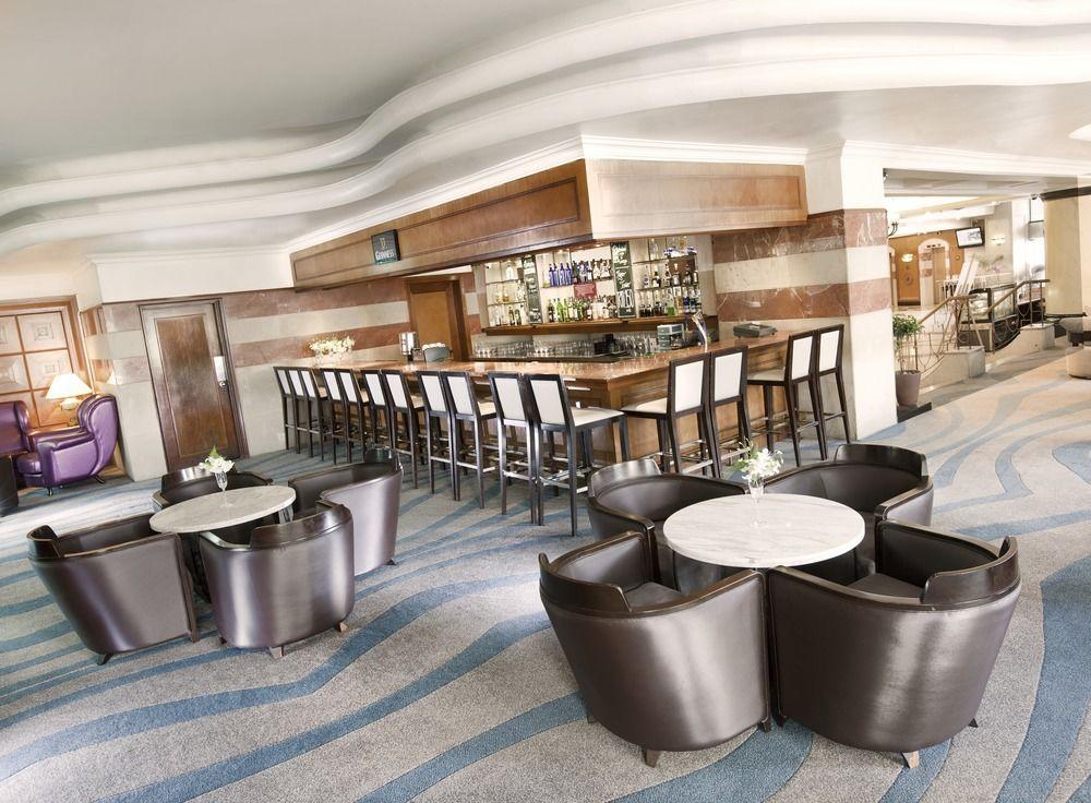 Dorsett Kuala Lumpur Hotel Eksteriør billede The bar at the hotel